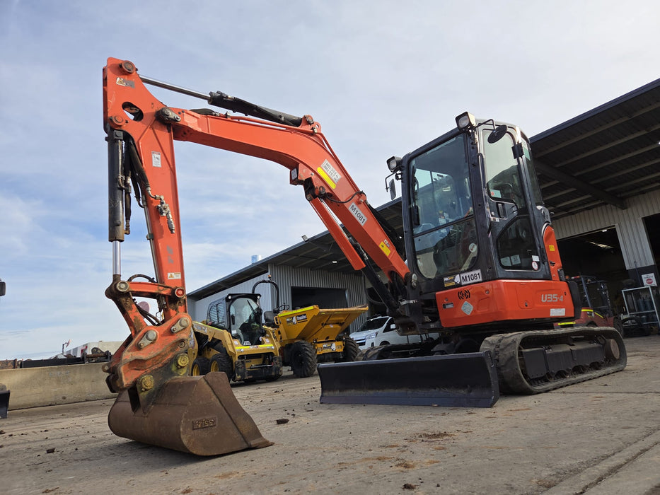 2019 KUBOTA U35-4 3.6T EXCAVATOR (M1081) WITH CAB, HITCH, BUCKETS AND 2035 HRS