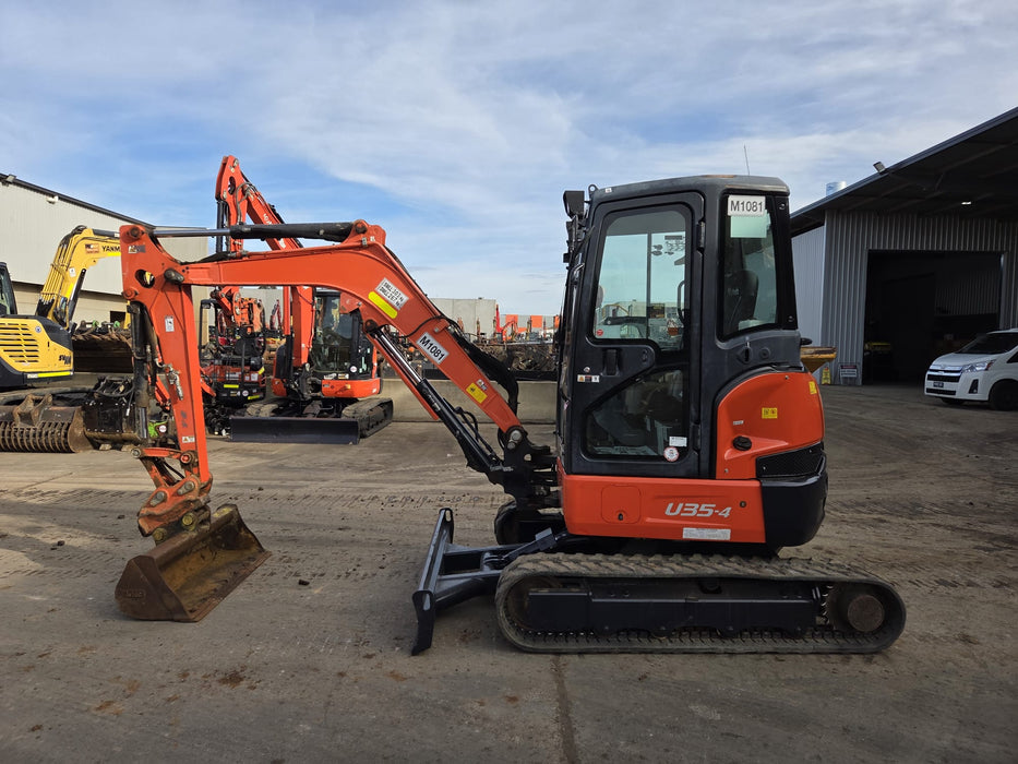 2019 KUBOTA U35-4 3.6T EXCAVATOR (M1081) WITH CAB, HITCH, BUCKETS AND 2035 HRS