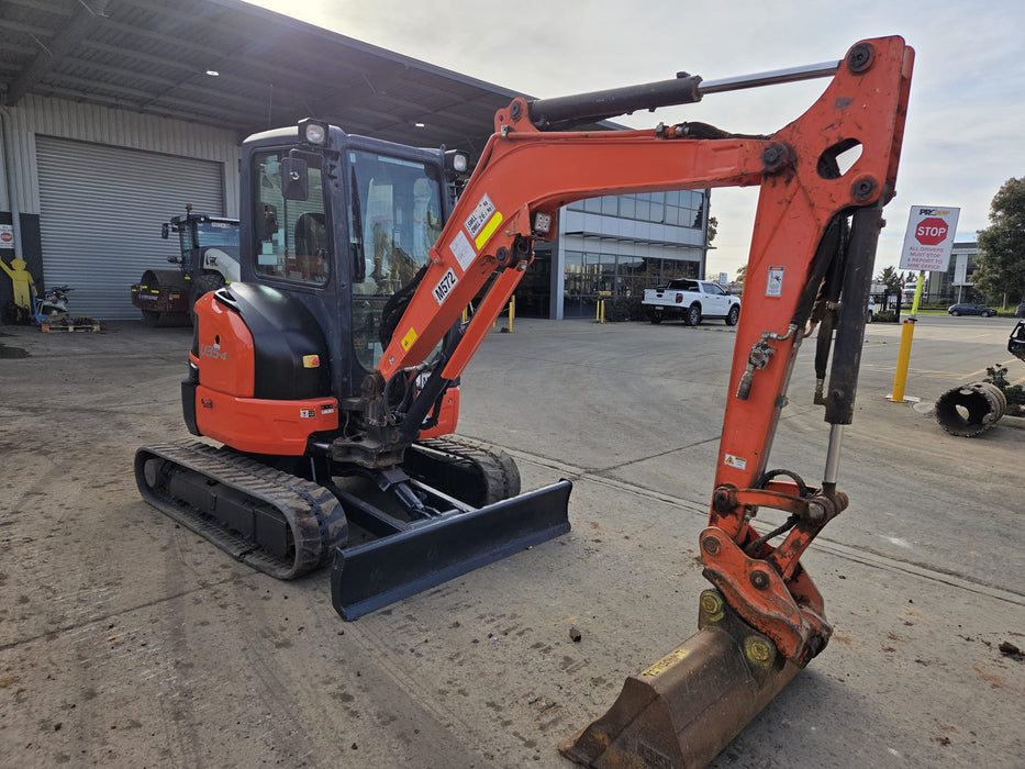 2019 KUBOTA U35-4 3.6T EXCAVATOR (M1081) WITH CAB, HITCH, BUCKETS AND 2035 HRS