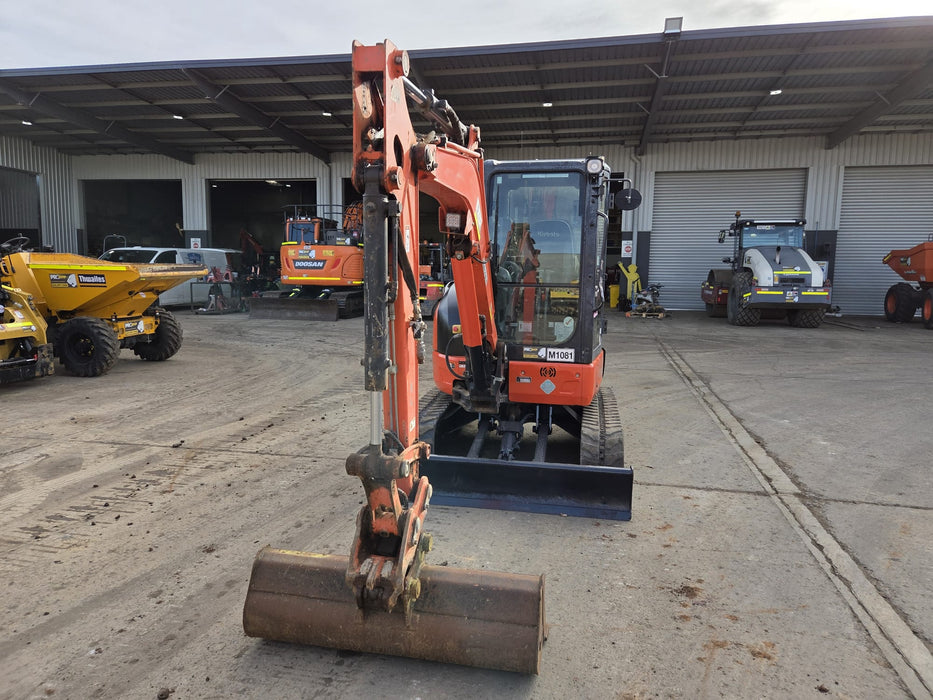 2019 KUBOTA U35-4 3.6T EXCAVATOR (M1081) WITH CAB, HITCH, BUCKETS AND 2035 HRS