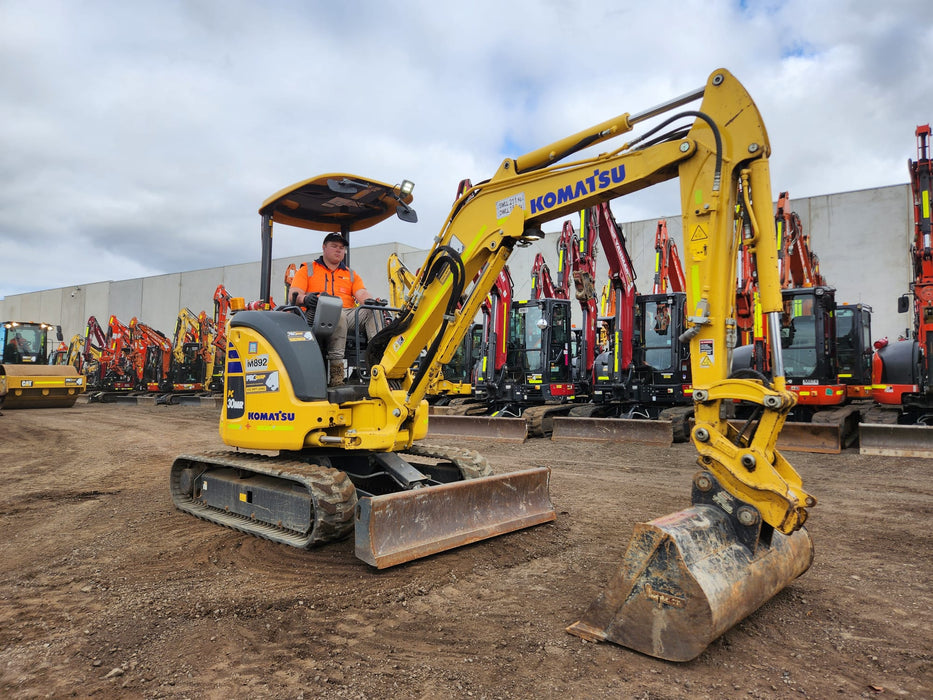 2022 KOMATSU PC30MR-5 3T EXCAVATOR (M892) WITH HITCH, BUCKETS, 785 HOURS