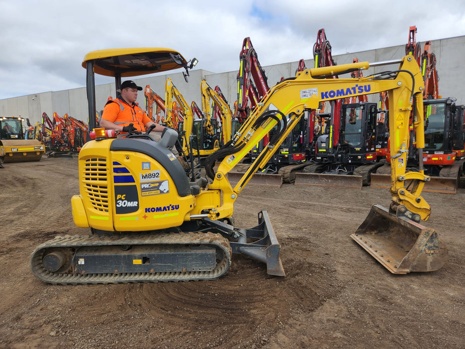 2022 KOMATSU PC30MR-5 3T EXCAVATOR (M892) WITH HITCH, BUCKETS, 785 HOURS