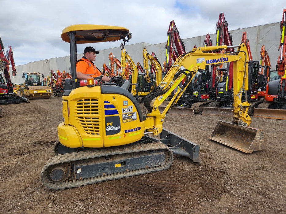 2022 KOMATSU PC30MR-5 3T EXCAVATOR (M892) WITH HITCH, BUCKETS, 785 HOURS