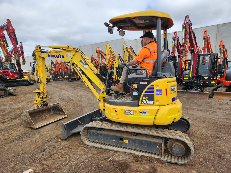 2022 KOMATSU PC30MR-5 3T EXCAVATOR (M892) WITH HITCH, BUCKETS, 785 HOURS
