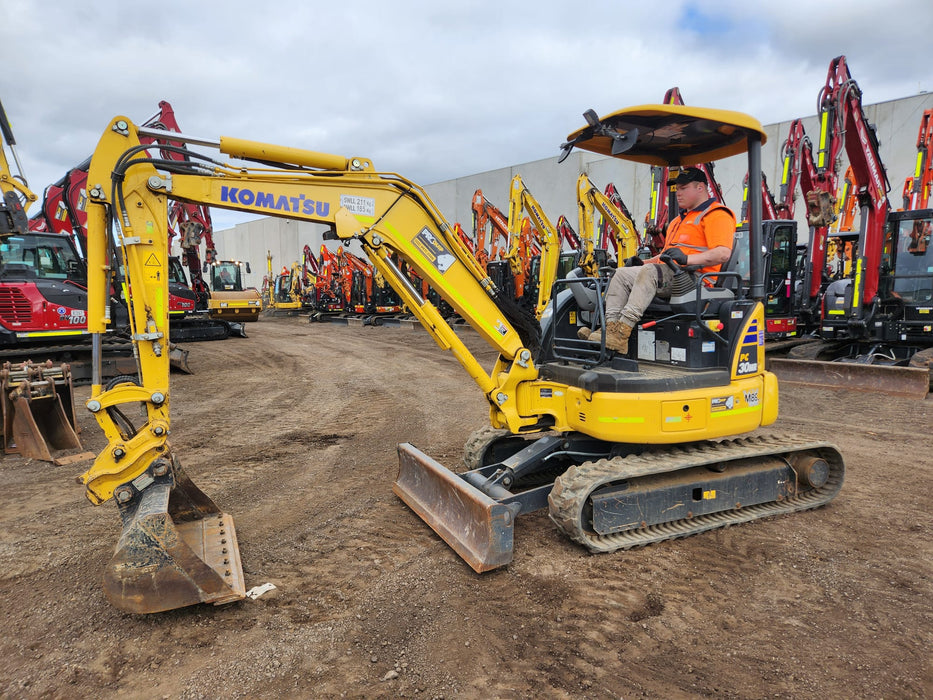 2022 KOMATSU PC30MR-5 3T EXCAVATOR (M892) WITH HITCH, BUCKETS, 785 HOURS