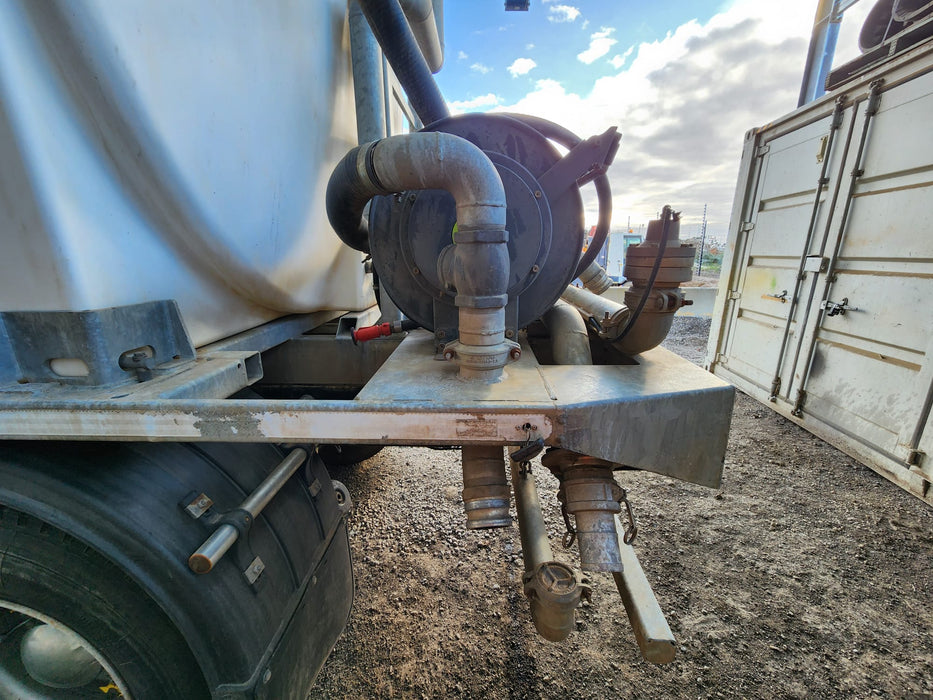 USED IVECO ACCO 6 X 4 WATER TRUCK WITH 15000 LITRE TANK, PUMPS AND SPRAYERS