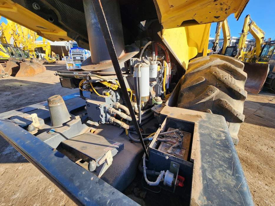 2012 BOMAG BW211PD-4 12T PADFOOT ROLLER WITH 3280 HOURS (R201)