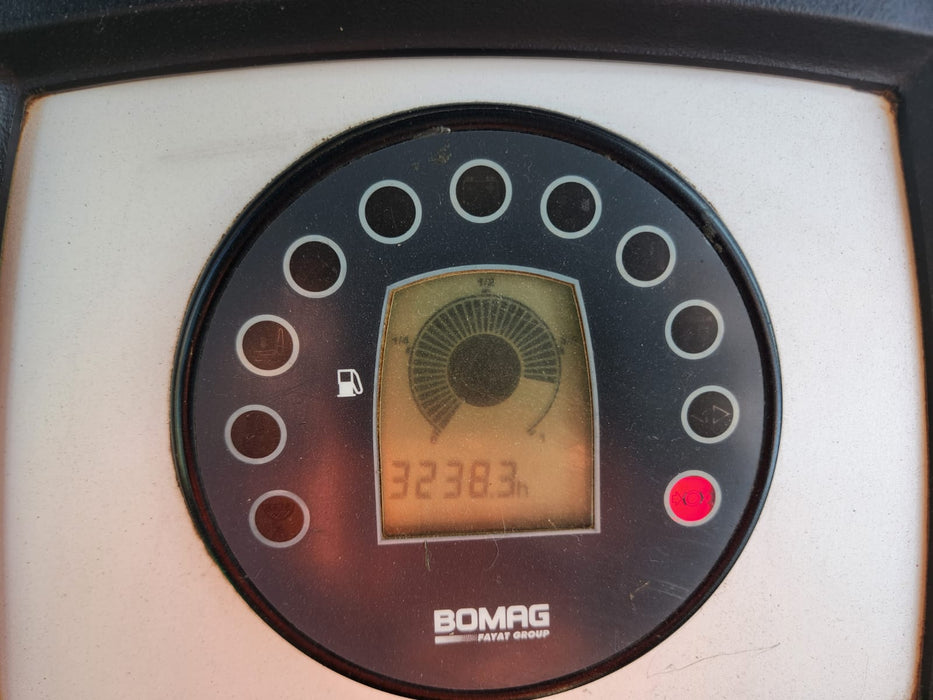 2012 BOMAG BW211PD-4 12T PADFOOT ROLLER WITH 3280 HOURS (R201)