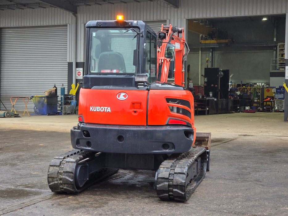 2017 KUBOTA U55-4 5.5T EXCAVATOR (M1078) WITH A/C CAB, HITCH AND 3365 HOURS