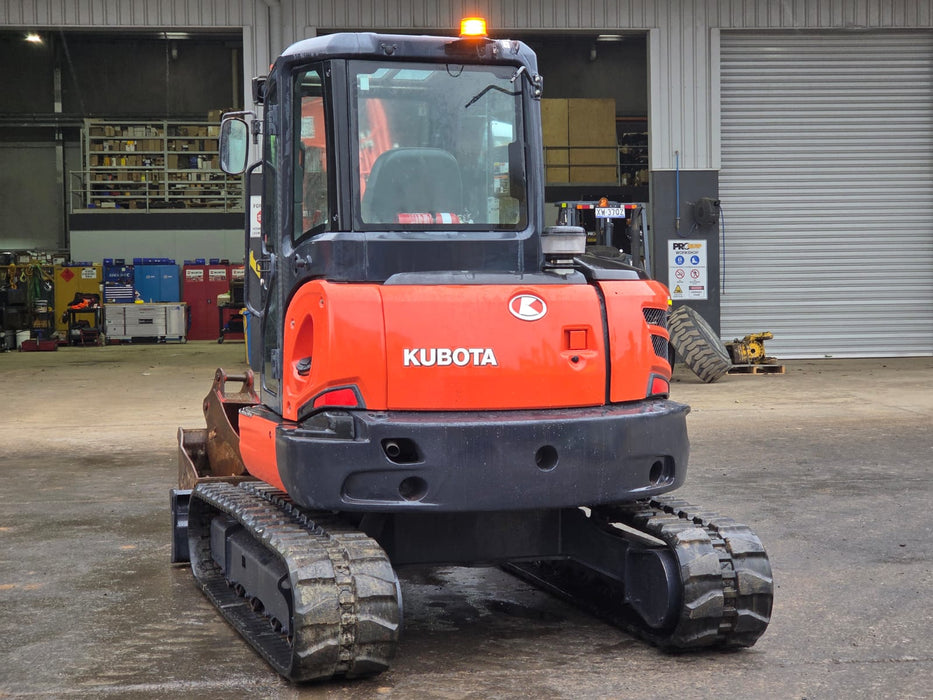 2017 KUBOTA U55-4 5.5T EXCAVATOR (M1078) WITH A/C CAB, HITCH AND 3365 HOURS
