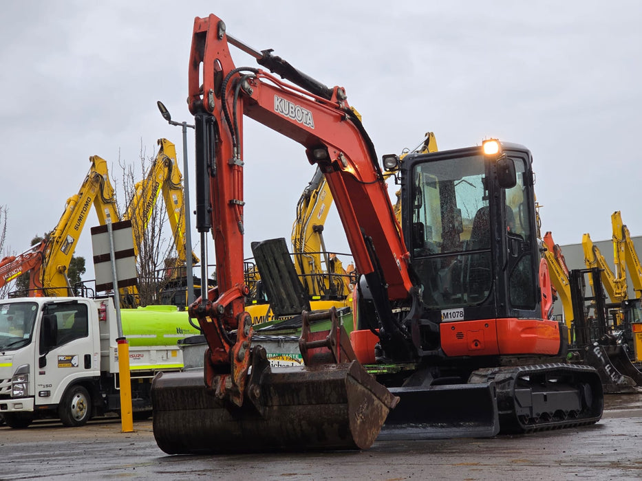 2017 KUBOTA U55-4 5.5T EXCAVATOR (M1078) WITH A/C CAB, HITCH AND 3365 HOURS