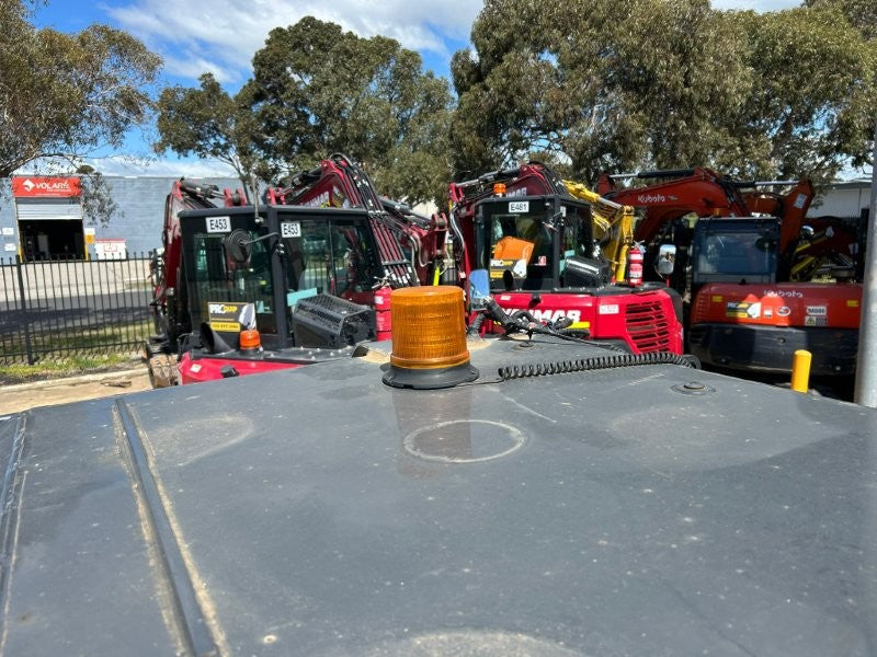 2022 KOMATSU PC55MR-5 5.5T EXCAVATOR (M876) WITH TILT HITCH, 1030 HOURS