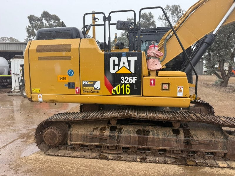 2018 CAT 326FL 26T EXCAVATOR (E479) WITH CIVIL SPEC, GUARDING AND 5500HRS