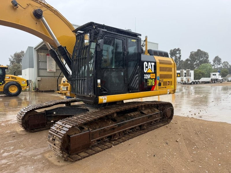 2018 CAT 326FL 26T EXCAVATOR (E479) WITH CIVIL SPEC, GUARDING AND 5500HRS