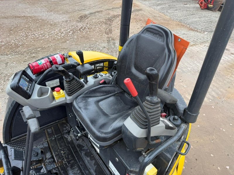 2022 KOMATSU PC35MR-5 3.5T EXCAVATOR (M965) WITH 950 HOURS