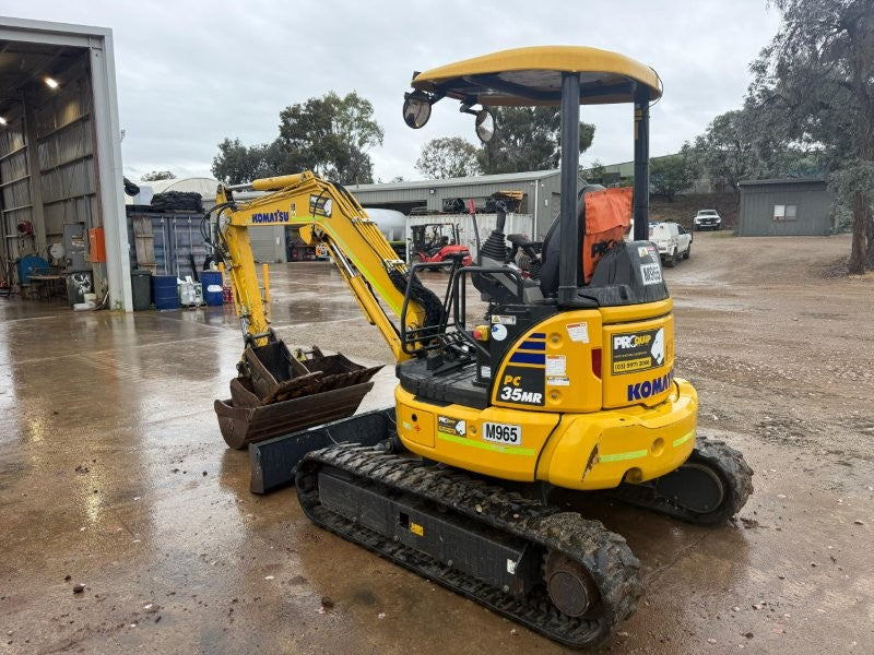2022 KOMATSU PC35MR-5 3.5T EXCAVATOR (M965) WITH 950 HOURS
