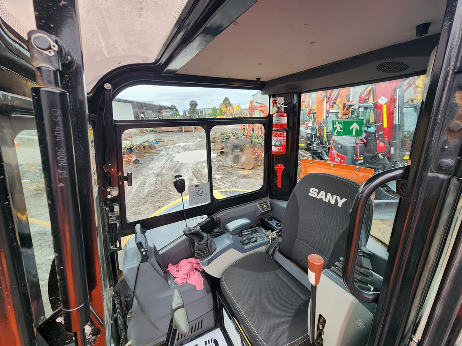 2022 SANY SY50U 5.3T EXCAVATOR (M931) WITH HITCH, BUCKETS AND LOW 620 HOURS