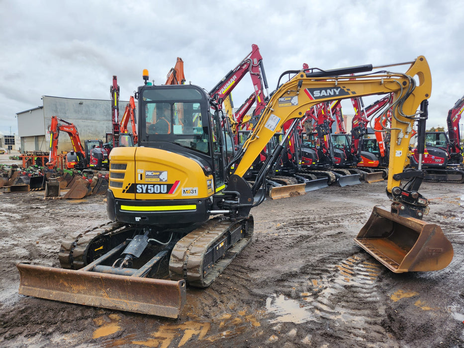 2022 SANY SY50U 5.3T EXCAVATOR (M931) WITH HITCH, BUCKETS AND LOW 620 HOURS