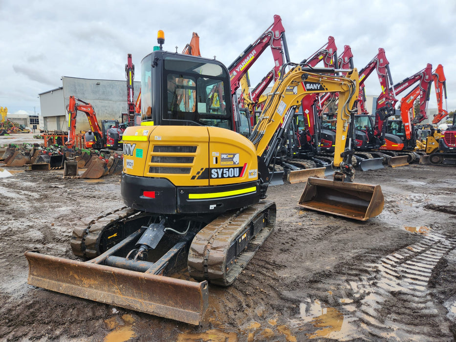 2022 SANY SY50U 5.3T EXCAVATOR (M931) WITH HITCH, BUCKETS AND LOW 620 HOURS