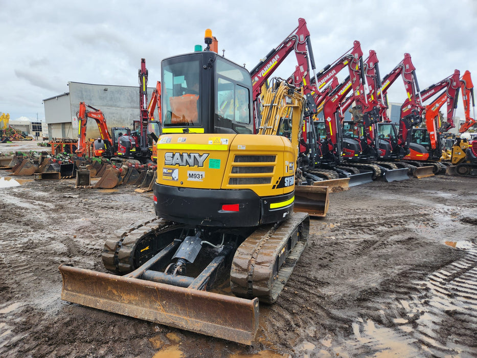 2022 SANY SY50U 5.3T EXCAVATOR (M931) WITH HITCH, BUCKETS AND LOW 620 HOURS
