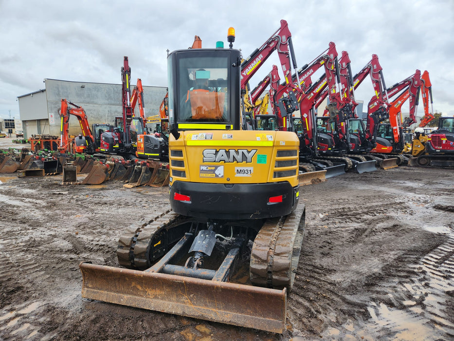2022 SANY SY50U 5.3T EXCAVATOR (M931) WITH HITCH, BUCKETS AND LOW 620 HOURS