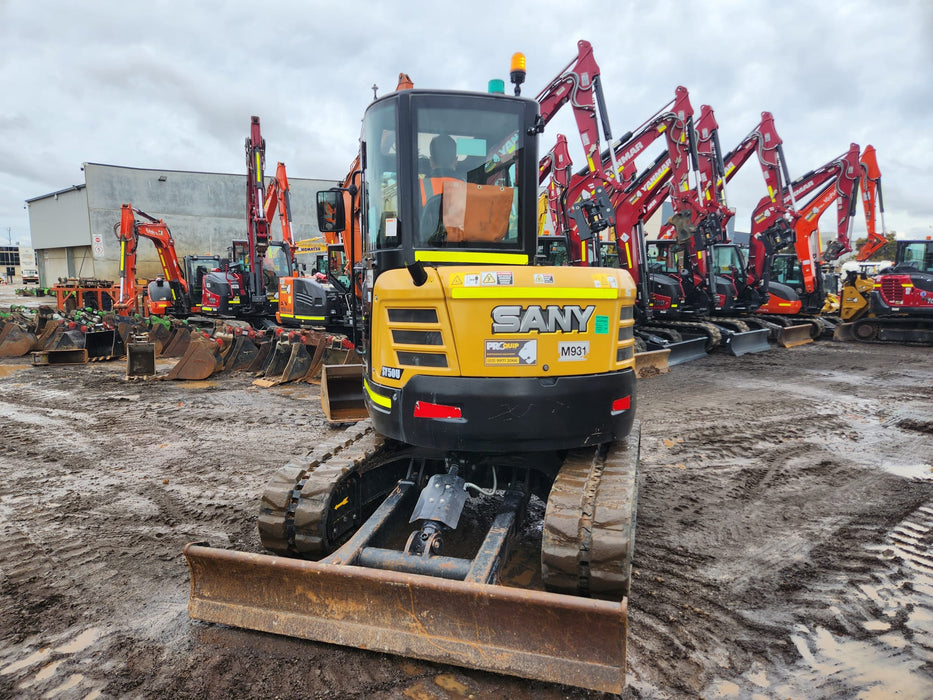 2022 SANY SY50U 5.3T EXCAVATOR (M931) WITH HITCH, BUCKETS AND LOW 620 HOURS