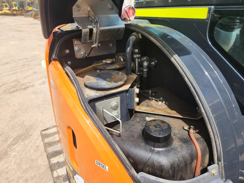 2022 HITACHI ZX55U-5 5.5T EXCAVATOR (M819) WITH CAB, HITCH, BUCKETS, 1420 HRS