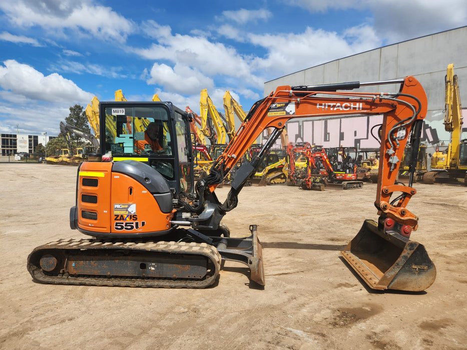 2022 HITACHI ZX55U-5 5.5T EXCAVATOR (M819) WITH CAB, HITCH, BUCKETS, 1420 HRS