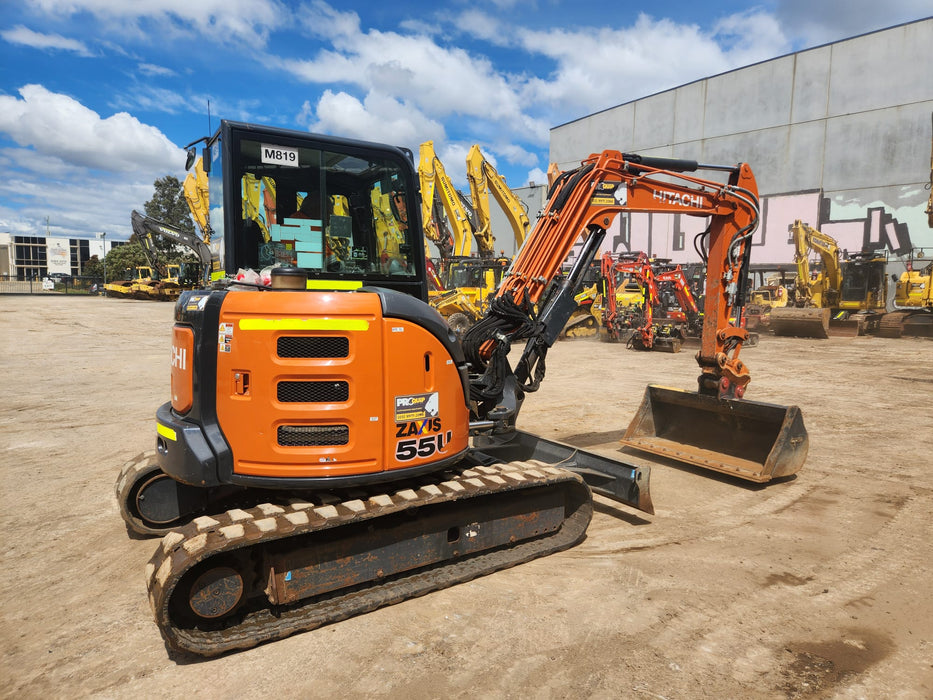 2022 HITACHI ZX55U-5 5.5T EXCAVATOR (M819) WITH CAB, HITCH, BUCKETS, 1420 HRS
