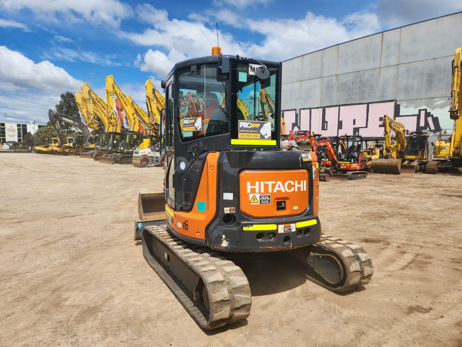 2022 HITACHI ZX55U-5 5.5T EXCAVATOR (M819) WITH CAB, HITCH, BUCKETS, 1420 HRS