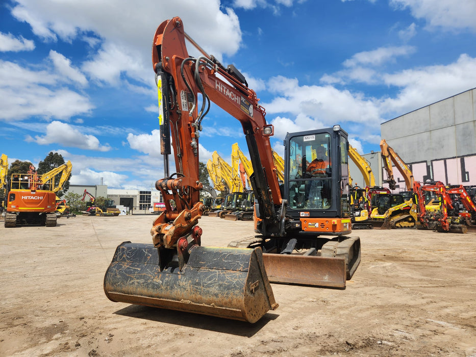 2022 HITACHI ZX55U-5 5.5T EXCAVATOR (M819) WITH CAB, HITCH, BUCKETS, 1420 HRS