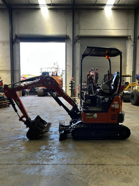 2021 HITACHI ZX17U-5 1.7T EXCAVATOR (M870) WITH HITCH, 3 BUCKETS AND 660 HRS