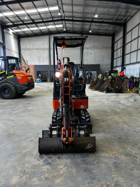 2021 HITACHI ZX17U-5 1.7T EXCAVATOR (M870) WITH HITCH, 3 BUCKETS AND 660 HRS