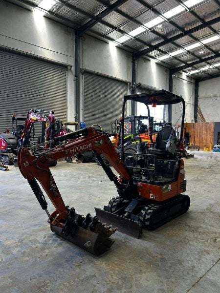 2021 HITACHI ZX17U-5 1.7T EXCAVATOR (M870) WITH HITCH, 3 BUCKETS AND 660 HRS