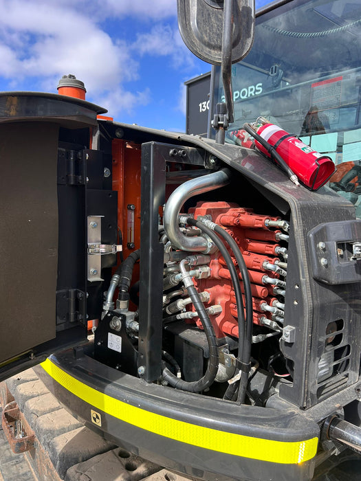 2022 HITACHI ZX85USB-5 EXCAVATOR (M827) WITH 1650 HOURS