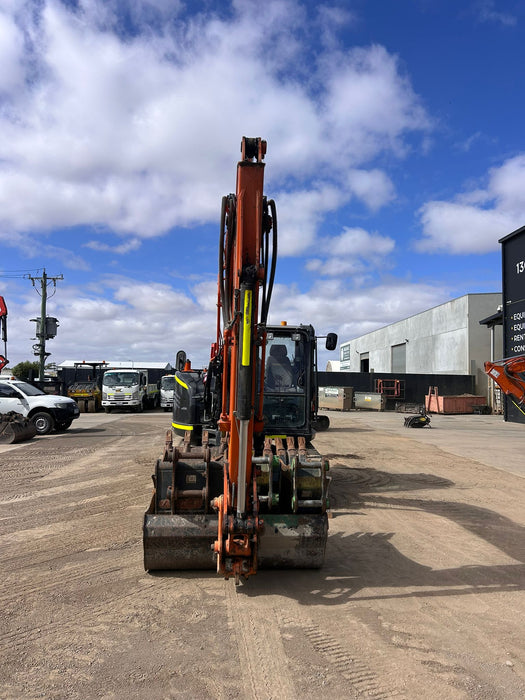 2022 HITACHI ZX85USB-5 EXCAVATOR (M827) WITH 1650 HOURS