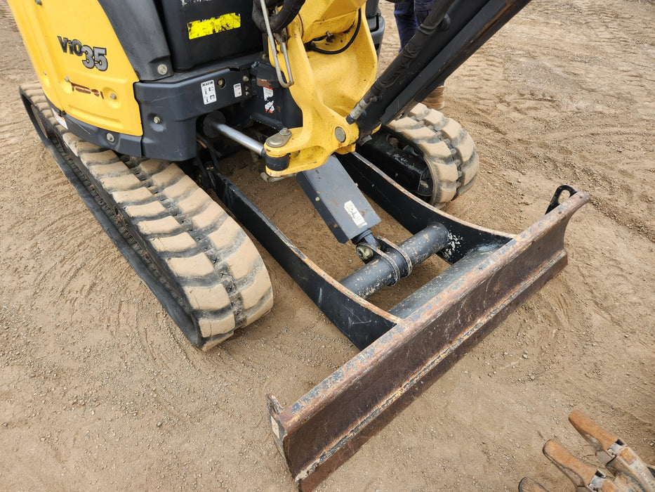 2022 YANMAR VIO35-6 EXCAVATOR (EX142) WITH A/C CAB, HITCH, BUCKETS, 1505HRS