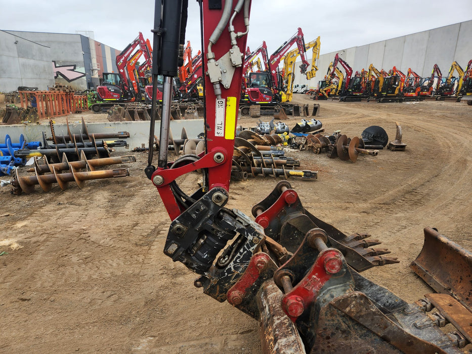 2022 YANMAR VIO55-6 EXCAVATOR (EX165) WITH TILT HITCH, BUCKETS AND 2095 HRS