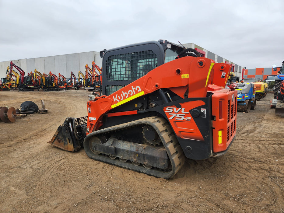 2022 KUBOTA SVL75-2 TRACK LOADER (L66) WITH HF, WIDE TRACKS, 4 IN 1 AND 1120 HRS