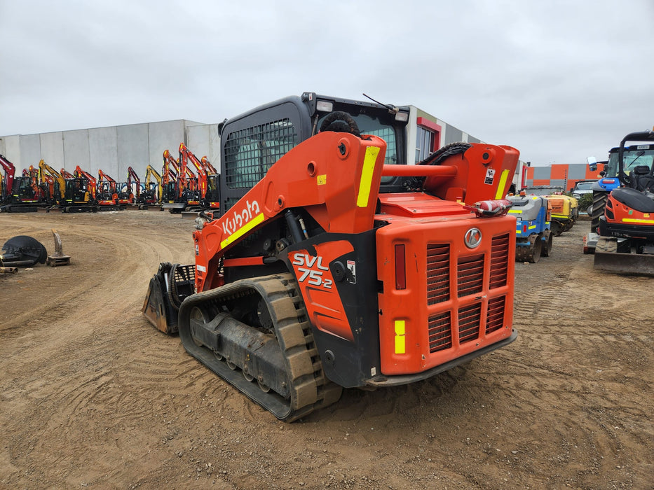 2022 KUBOTA SVL75-2 TRACK LOADER (L66) WITH HF, WIDE TRACKS, 4 IN 1 AND 1120 HRS