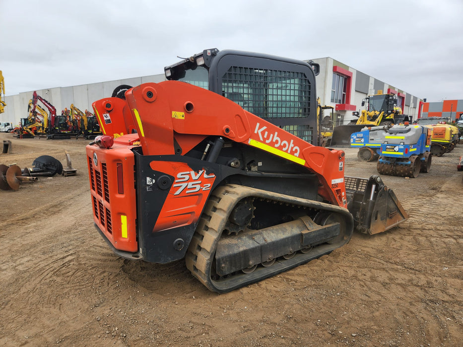 2022 KUBOTA SVL75-2 TRACK LOADER (L66) WITH HF, WIDE TRACKS, 4 IN 1 AND 1120 HRS