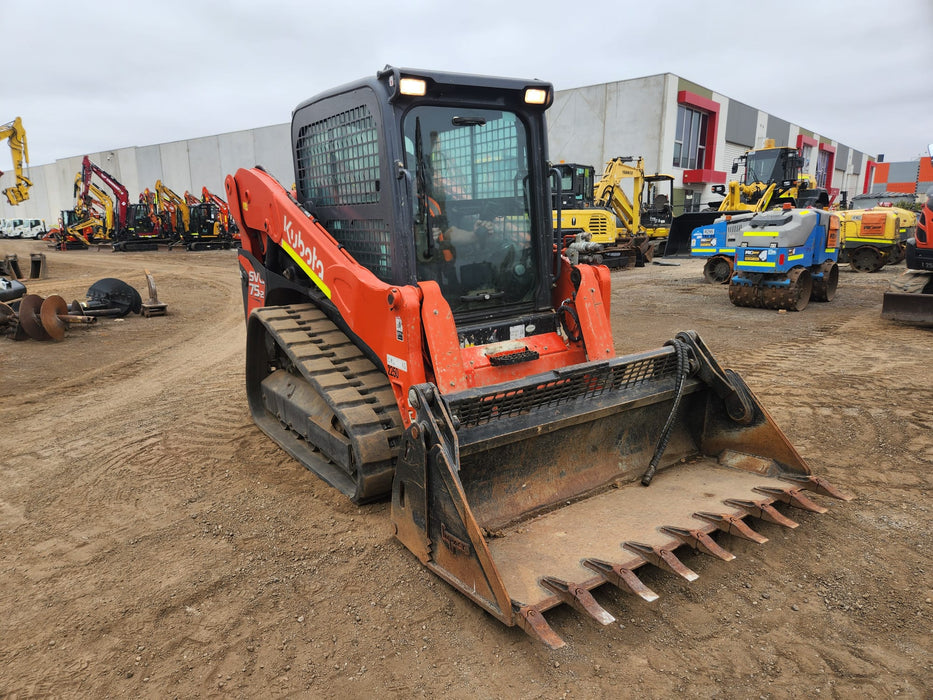 2022 KUBOTA SVL75-2 TRACK LOADER (L66) WITH HF, WIDE TRACKS, 4 IN 1 AND 1120 HRS