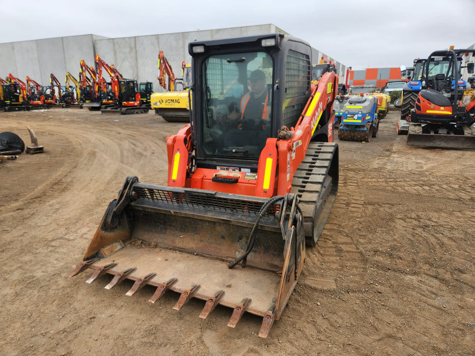2023 KUBOTA SVL75-2 TRACK LOADER (L78) WITH 4 IN 1 BUCKET AND 943 HOURS