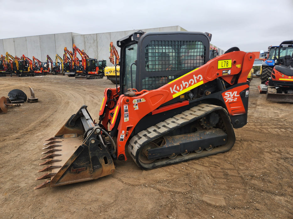 2023 KUBOTA SVL75-2 TRACK LOADER (L78) WITH 4 IN 1 BUCKET AND 943 HOURS