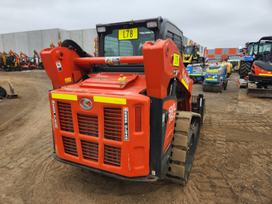 2023 KUBOTA SVL75-2 TRACK LOADER (L78) WITH 4 IN 1 BUCKET AND 943 HOURS