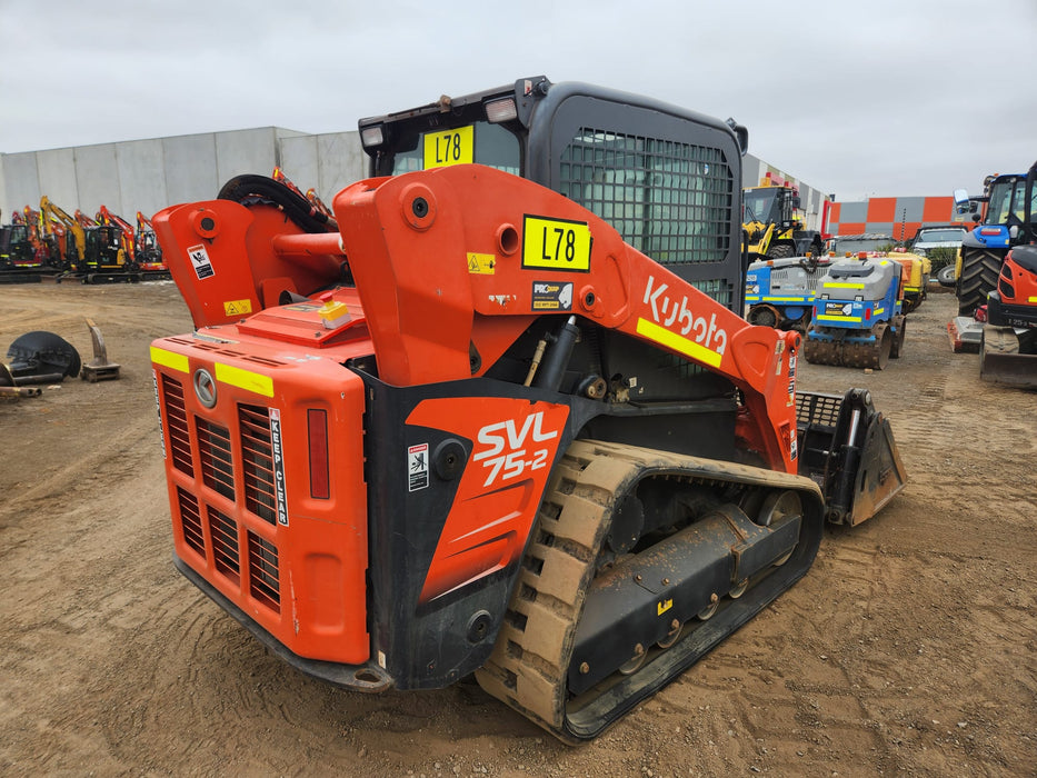 2023 KUBOTA SVL75-2 TRACK LOADER (L78) WITH 4 IN 1 BUCKET AND 943 HOURS