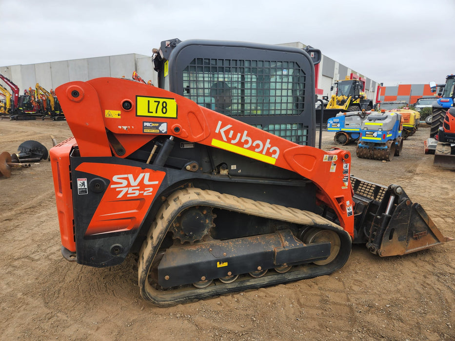 2023 KUBOTA SVL75-2 TRACK LOADER (L78) WITH 4 IN 1 BUCKET AND 943 HOURS