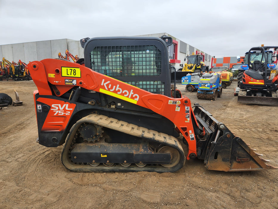 2023 KUBOTA SVL75-2 TRACK LOADER (L78) WITH 4 IN 1 BUCKET AND 943 HOURS