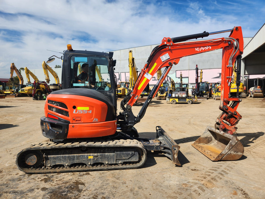 2021 KUBOTA U55-4 WITH A/C CAB, TILT HITCH, ANGLE BLADE, CIVIL SPEC AND 1200HRS