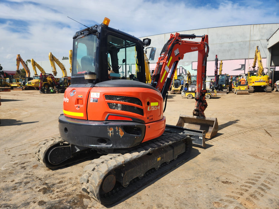 2021 KUBOTA U55-4 WITH A/C CAB, TILT HITCH, ANGLE BLADE, CIVIL SPEC AND 1200HRS